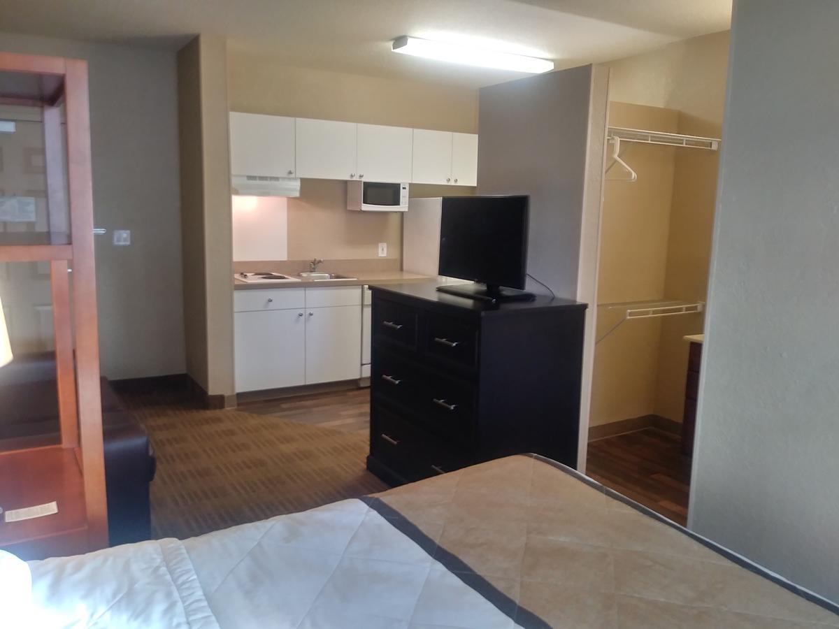 Extended Stay America Suites - Detroit - Auburn Hills - Featherstone Rd Exterior photo