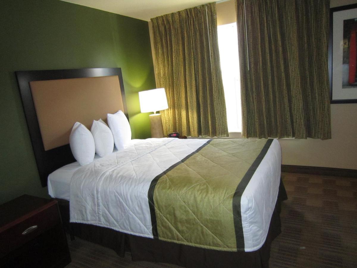Extended Stay America Suites - Detroit - Auburn Hills - Featherstone Rd Exterior photo